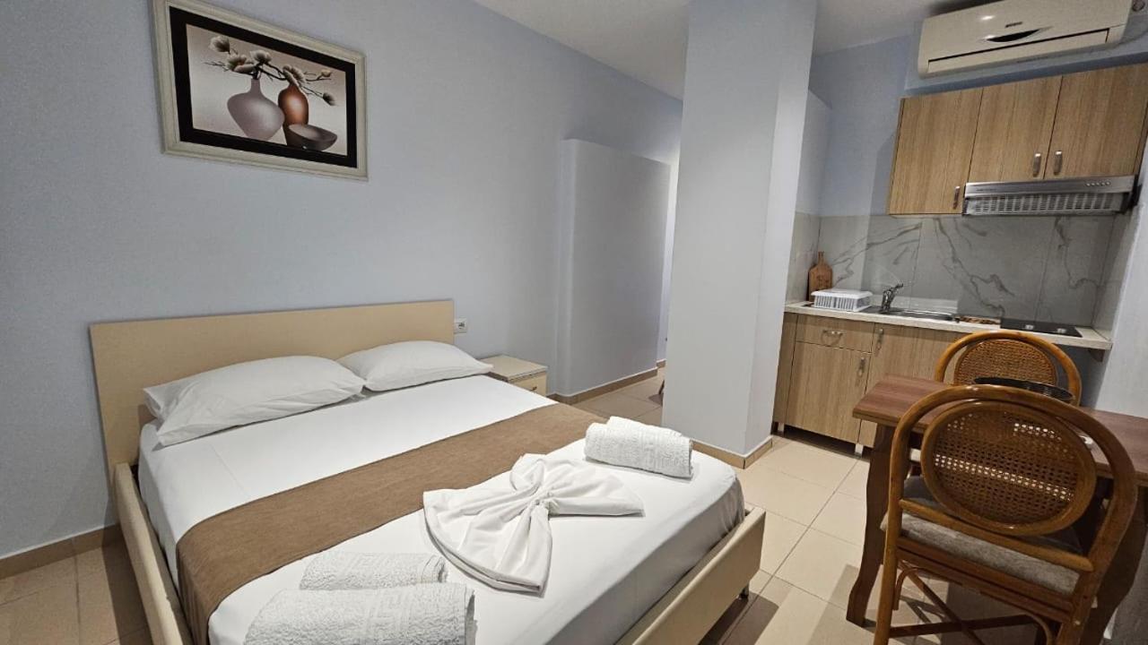 Arileo Hotel Himara Szoba fotó