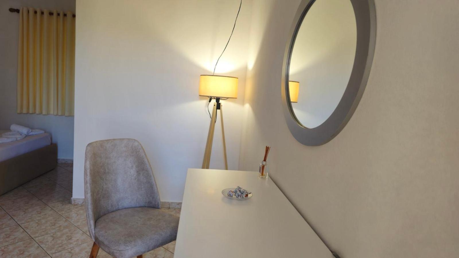 Arileo Hotel Himara Szoba fotó